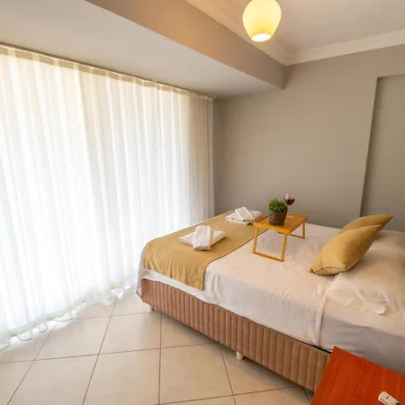 Sunset Club Aqualettings Mermaid 25 フェティエ